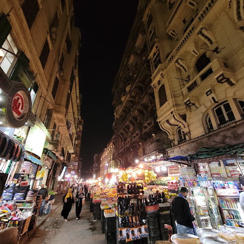 بطون على الطريق