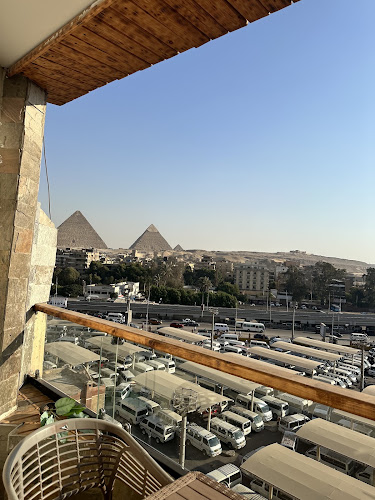 بوتيك عيون مصر بيراميدز فيو
