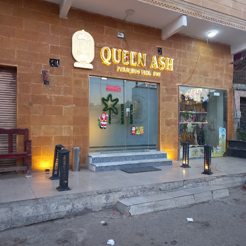 فندق كوين آش بيراميدز فيو إن